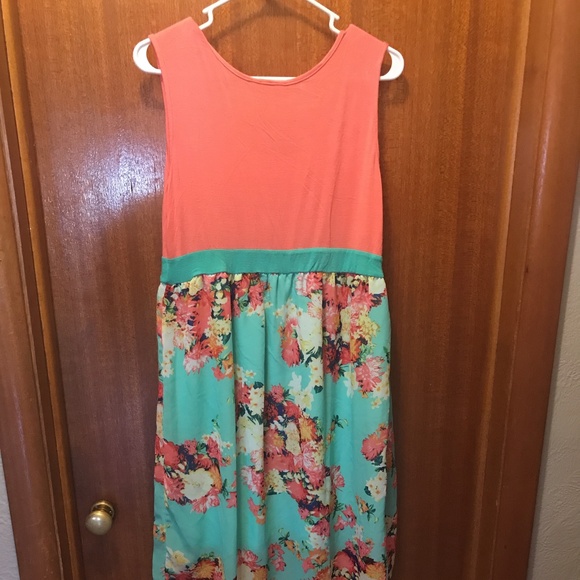 Three Seasons Maternity Dress Size L - Picture 2 of 4